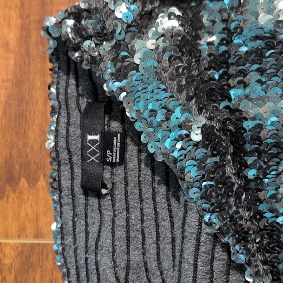 F21 Stretch Sequined Mini Skirt - Picture 3 of 3